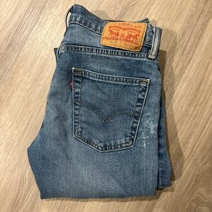 Levi's Relaxed Fit Blue Jeans 513
